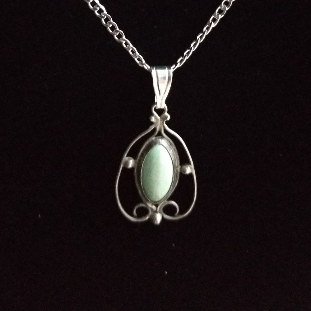 Vintage SS Pendant & SS 22" Chain